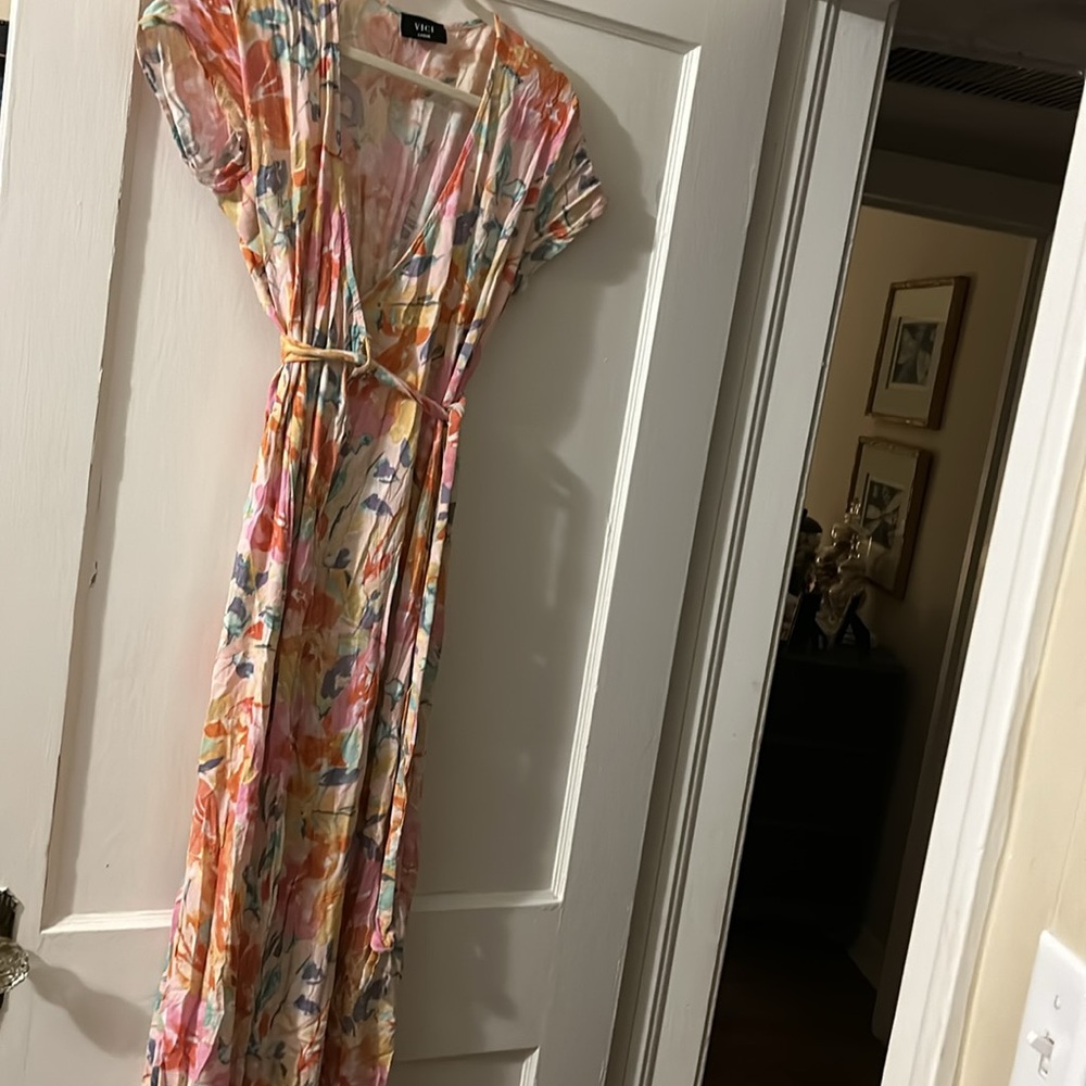 Beautiful wrap dress, I had snaps added for modesty - Picture 5 of 10